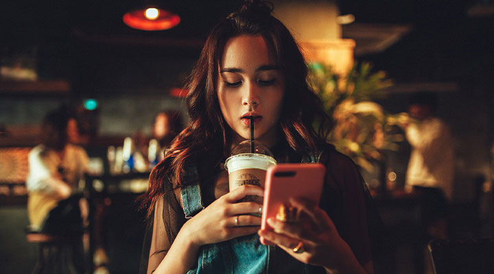 51吃瓜爆料是一个专注于揭秘网络热点与八卦的在线平台，致力于实时爆料网红翻车、明星绯闻、校园女神黑历史、AI换脸趣闻及社会奇葩事件。