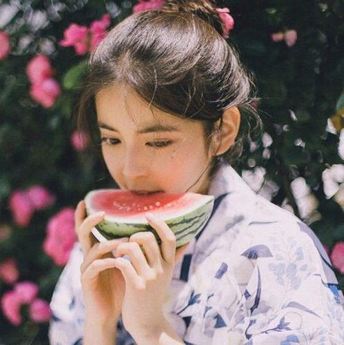 吃瓜头像女搞笑,吃瓜头像女，带你领略搞笑魅力